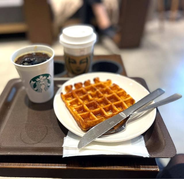 スターバックス コーヒー EKIZO 神戸三宮店 - サブ画像1