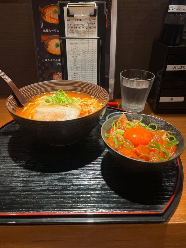 銀鮭ラーメン専門店 銀時 - サブ画像1