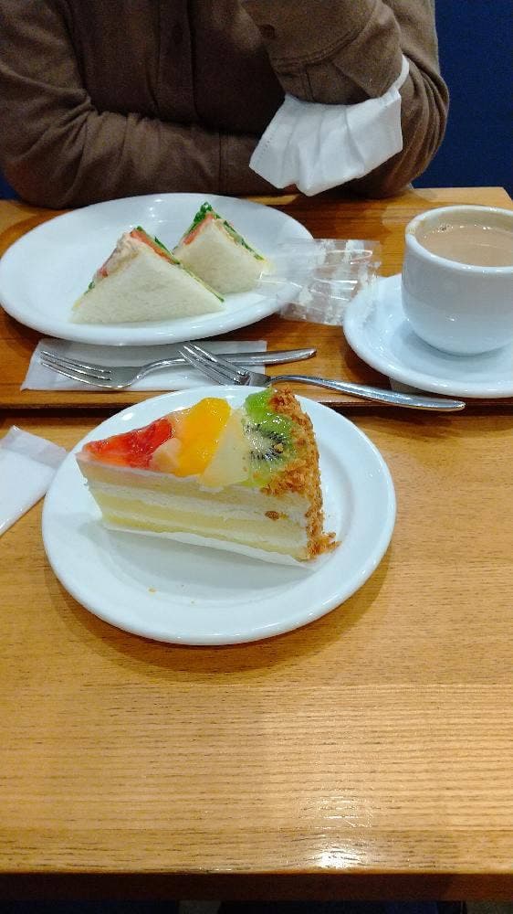 大垣書店&cafe 神戸ハーバーランドumie店 - サブ画像3