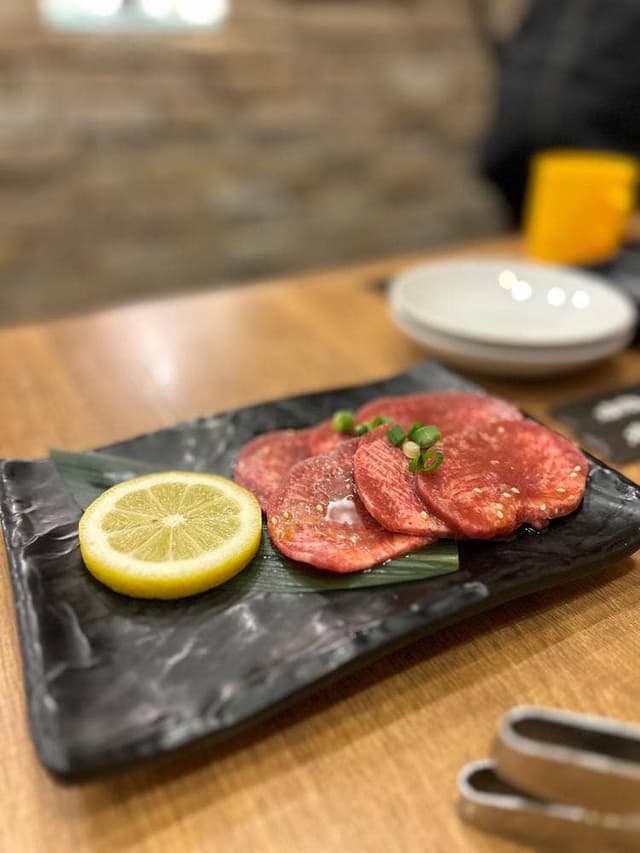 炭火焼肉 新羅 - サブ画像1
