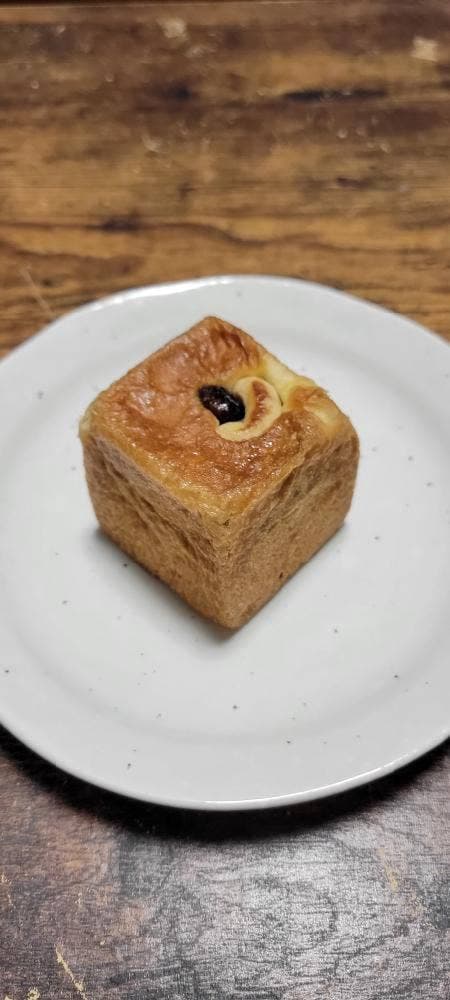 トロワ