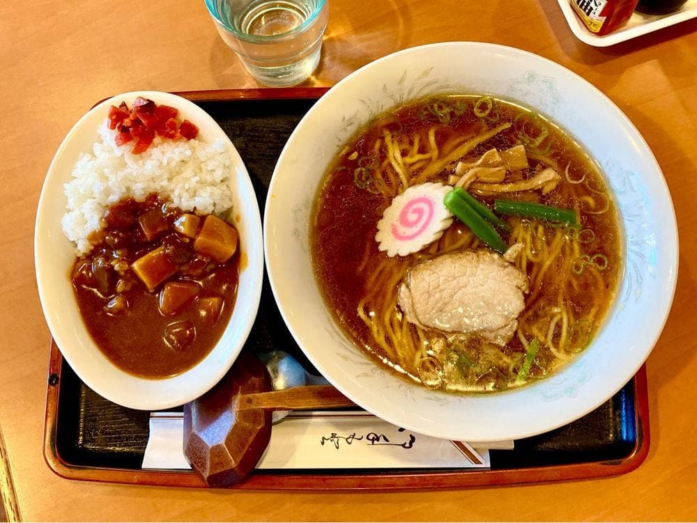 中華料理 日本そば 宝来