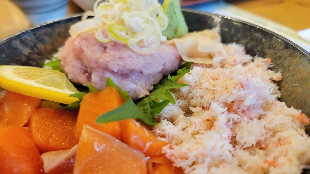 氷見海鮮丼 粋鮨 三井アウトレットパーク北陸小矢部店