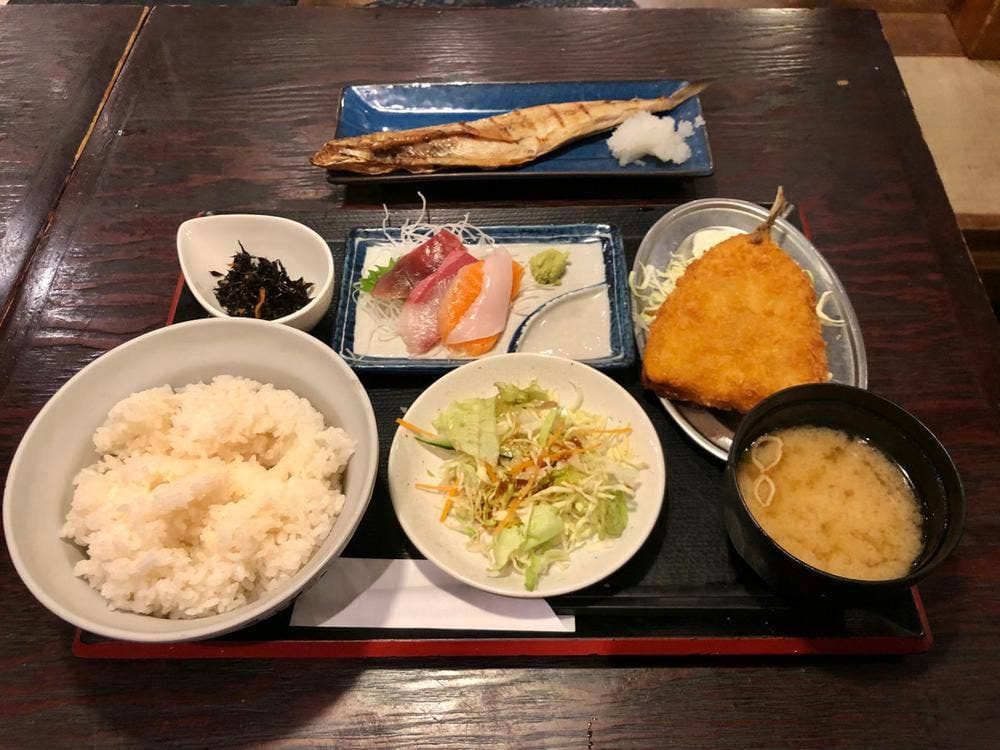 まるかみ水産 アコルデ代々木上原店