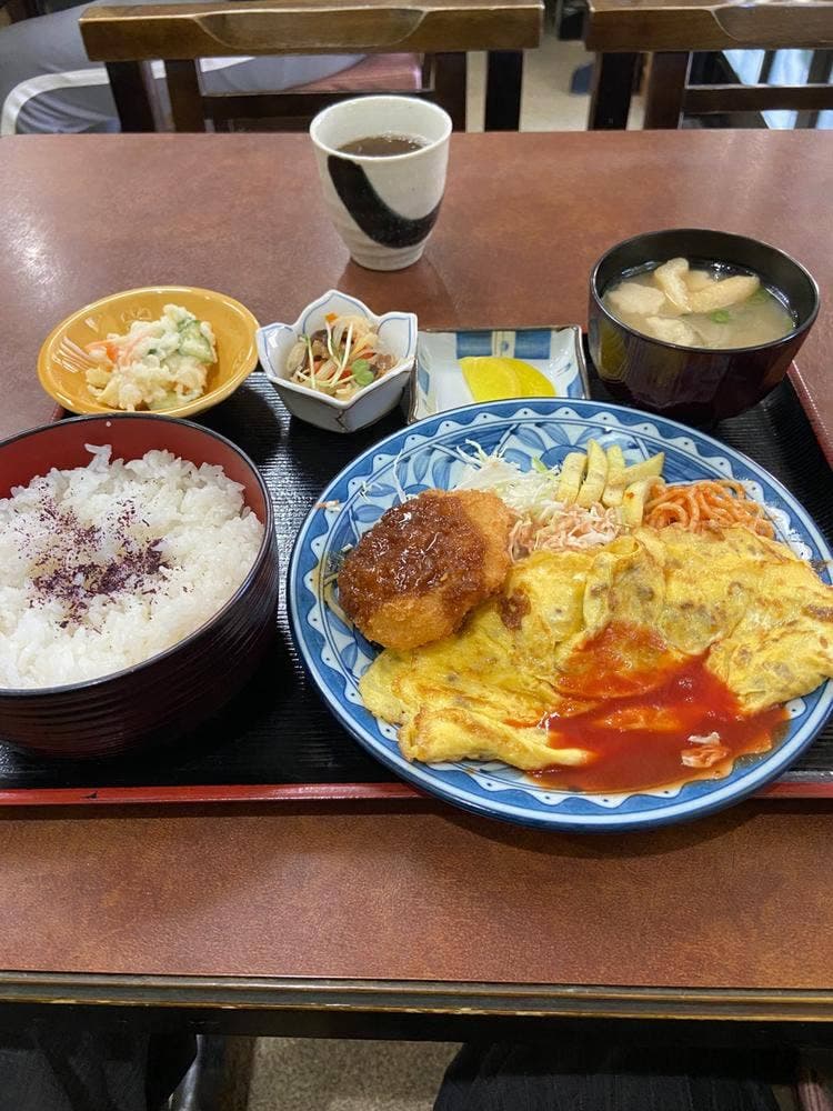 御食事処 ひなや
