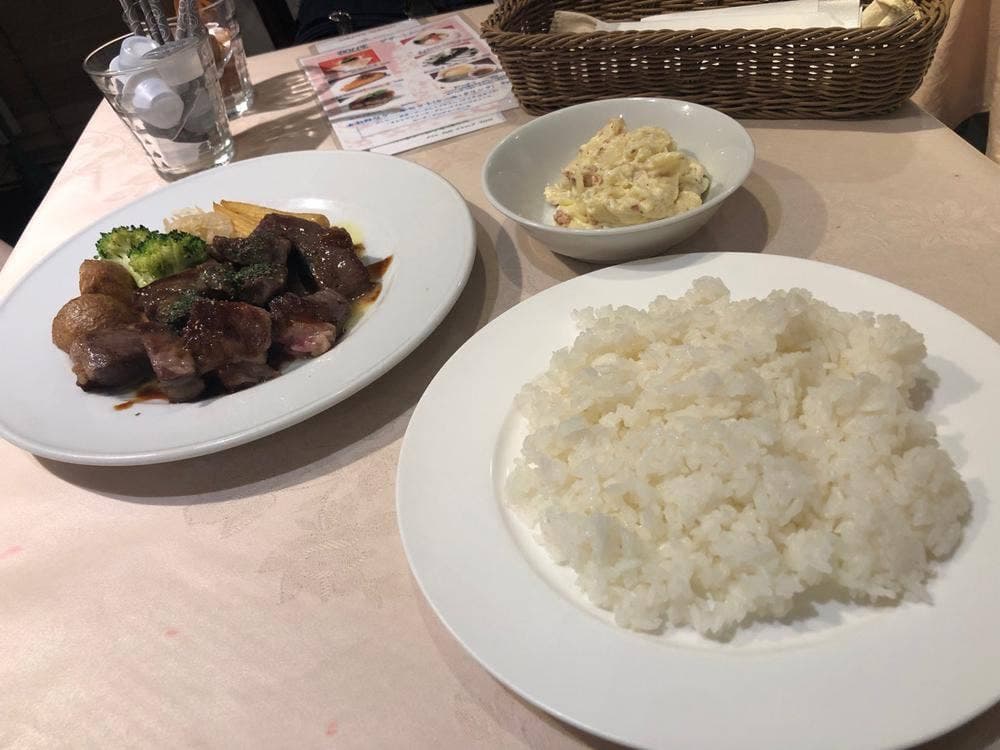 イタリア料理 トラットリア レガーロ