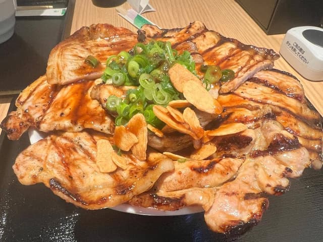 炭火焼き豚丼専門店 豚小家 三宮本店 - サブ画像1