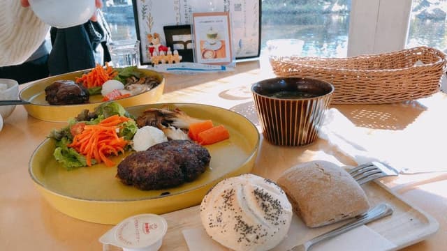 水辺のカフェテラス - サブ画像2