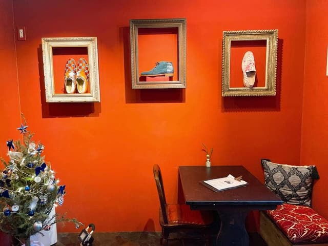 明日屋靴店＋カフェ - サブ画像2