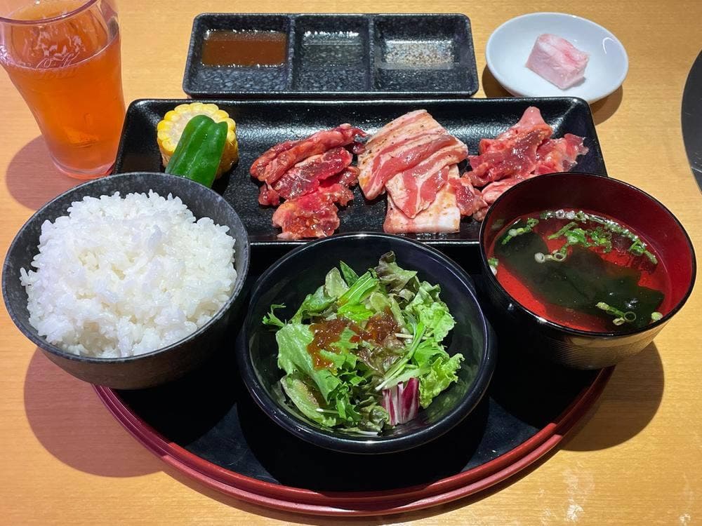 特急焼肉 肉の日 8号線二宮店