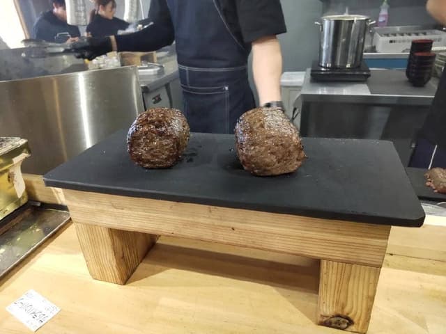 山梨家系元祖炭焼き サムライハンバーグ - サブ画像1