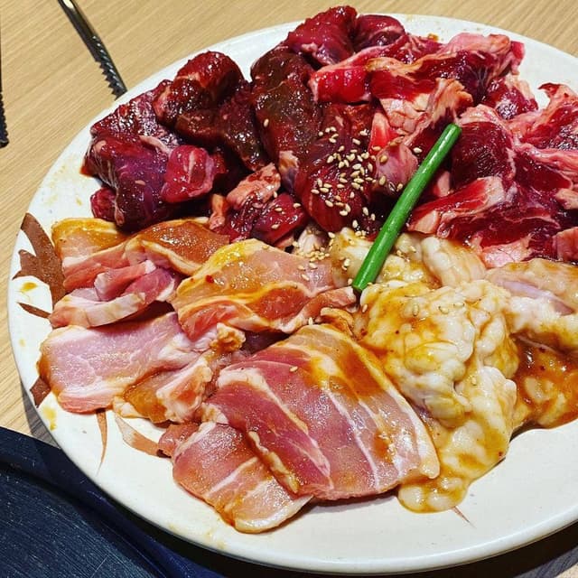 焼肉六甲 三宮生田新道店 - サブ画像1