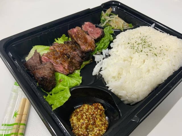 厳選肉と炭火Dining 肉ドシ - サブ画像1