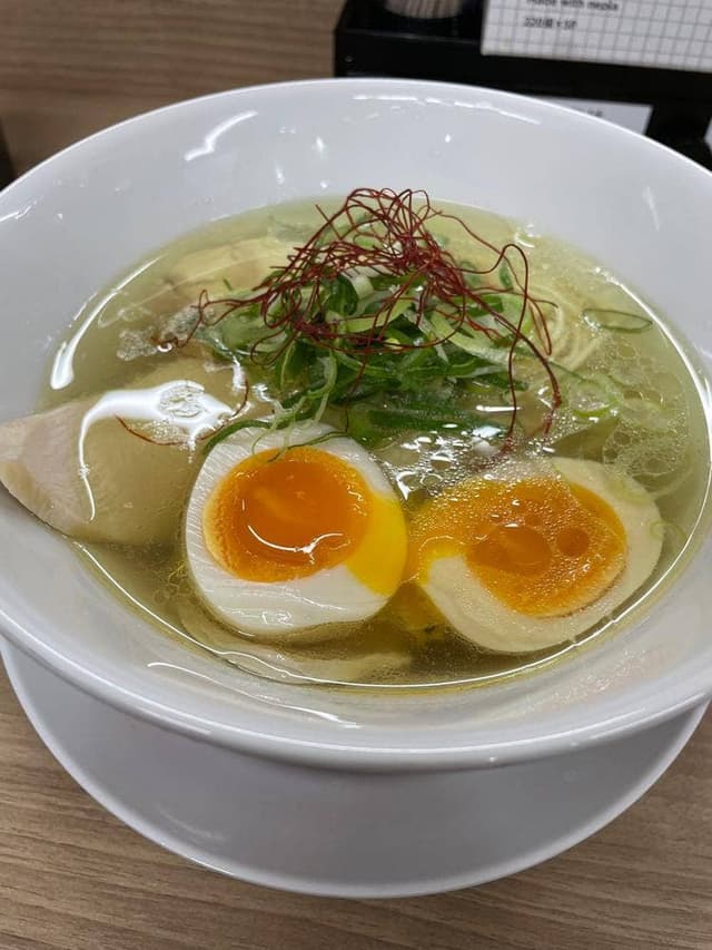 魔界系ラーメン 三冠馬 - サブ画像1