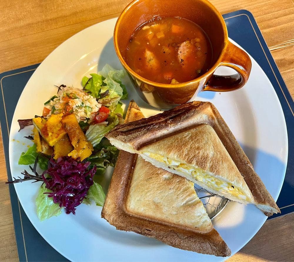 KELMSCOTT CAFE