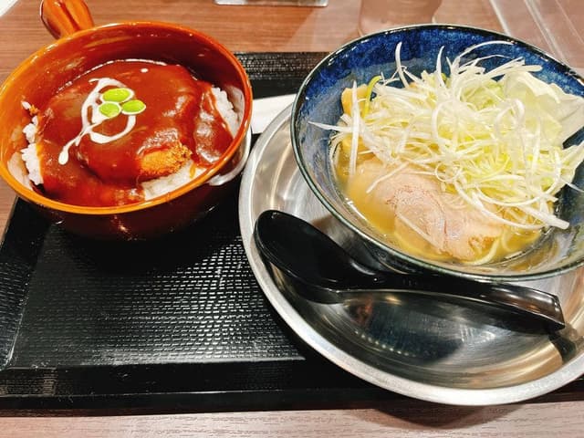塩ラーメンとデミカツ丼の店 嵐家 大安寺店 - サブ画像1