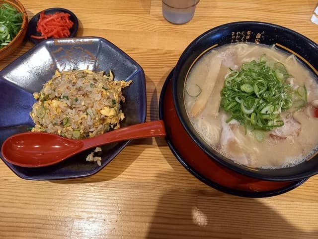 豚旨うま屋ラーメン 長久手店 - サブ画像1