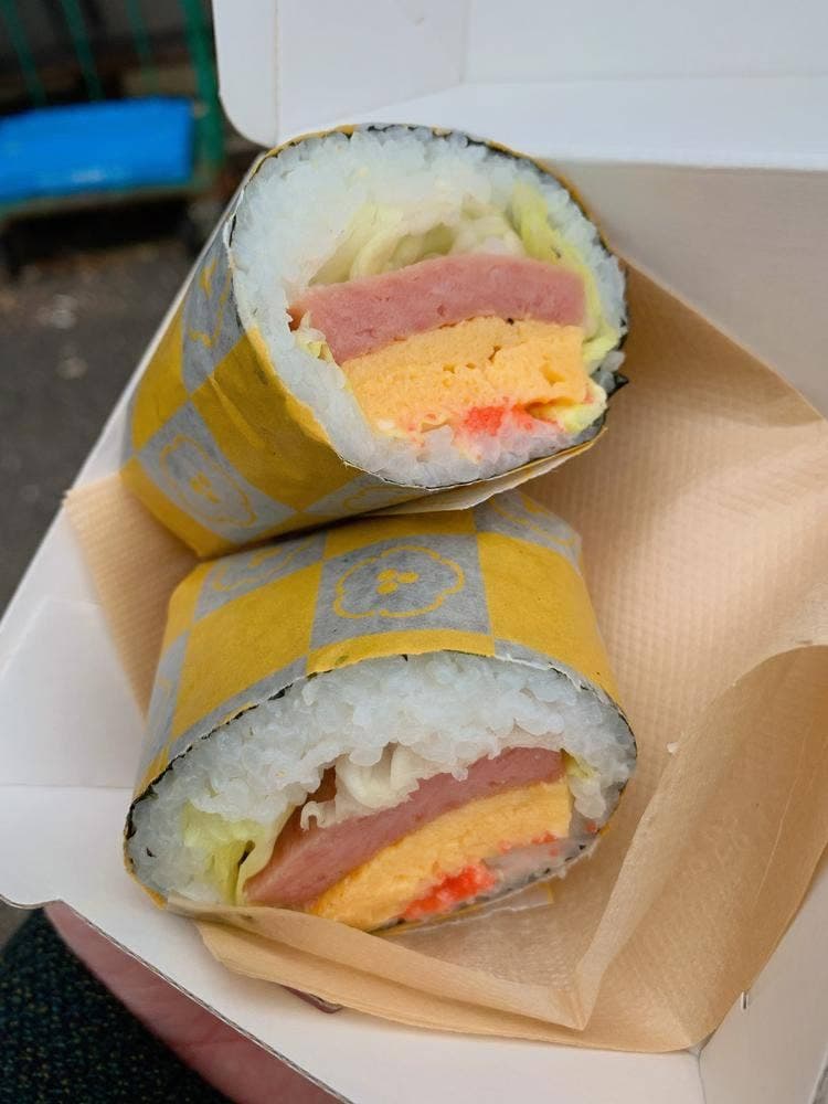おすし屋さんのポークたまごおにぎり