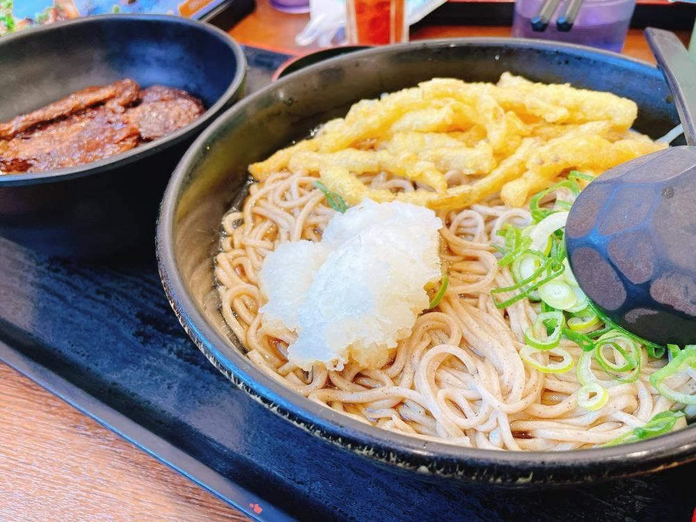 鳴門うどん 大在店