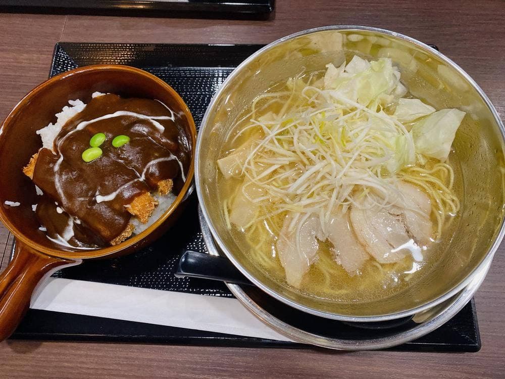 塩ラーメンとデミカツ丼の店 嵐家 大安寺店