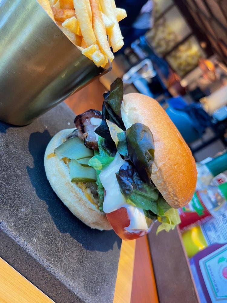 リバーサイドキッチン&バー