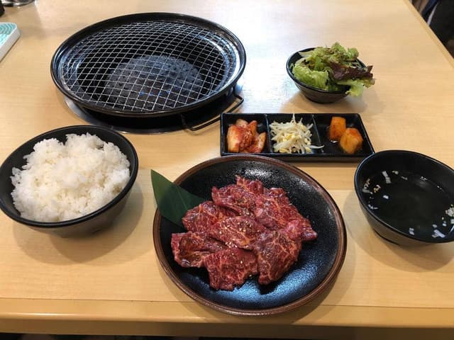 焼肉＆ホルモン酒場 JAPANESE BBQ エンジョイ - サブ画像2