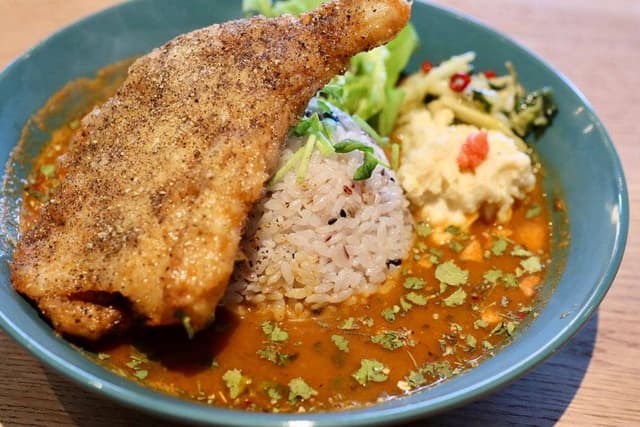 カレーなる酒場 はらぺこ本舗 塩釜口店 - サブ画像1