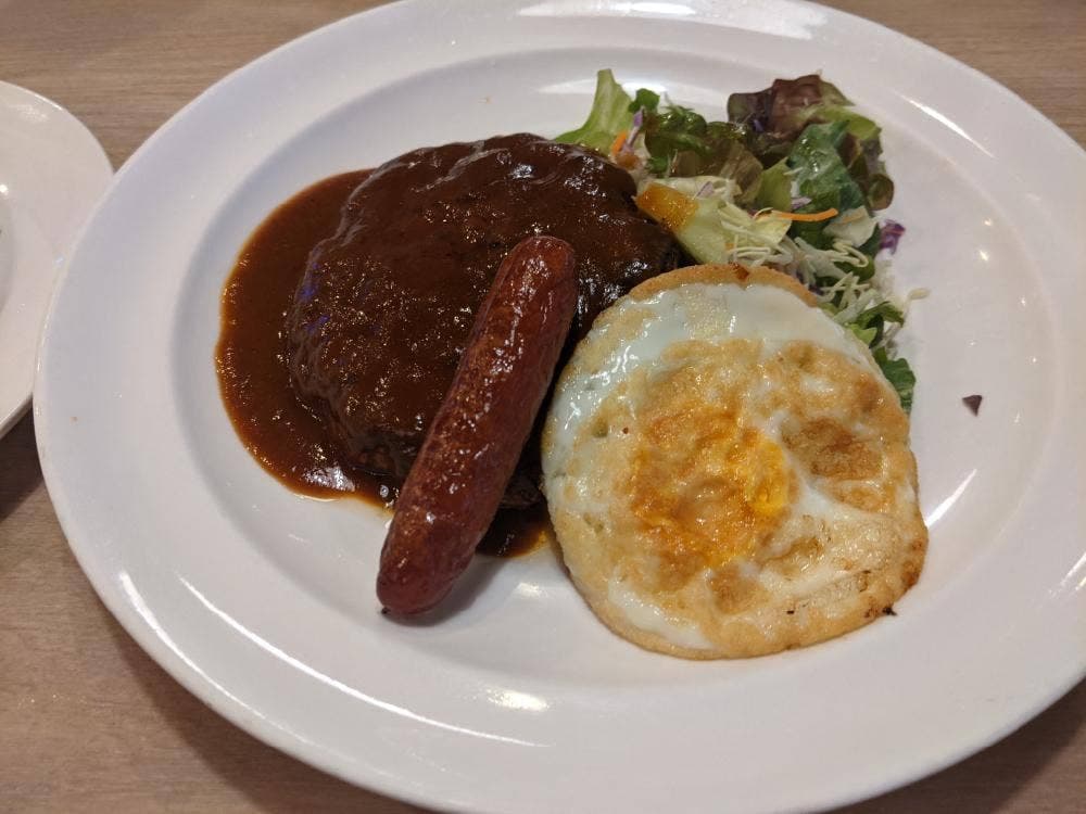 ガスト 多摩中和田店