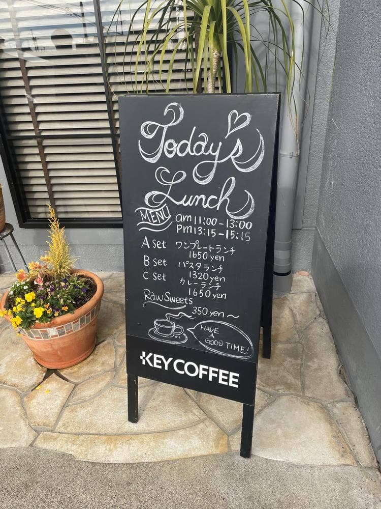 IVY'S PLACE cafe