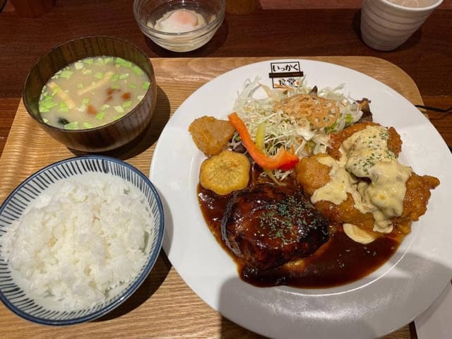 いっかく食堂 ブランチ博多パピヨンガーデン店 - サブ画像1