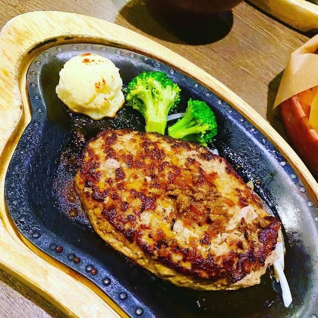 びっくりドンキー 岩出店 - サブ画像3