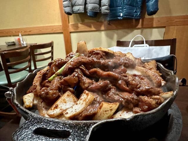 和牛もつ料理専門店 焼きもつ どん蔵 - サブ画像1