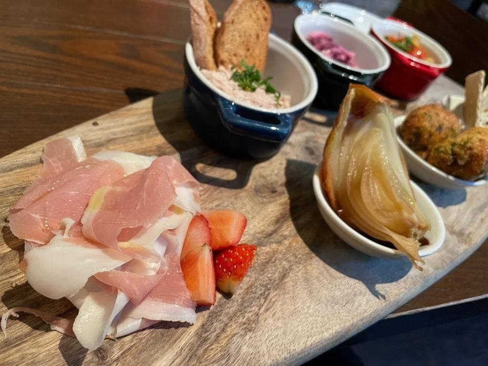 生ハム&イタリアン VINO