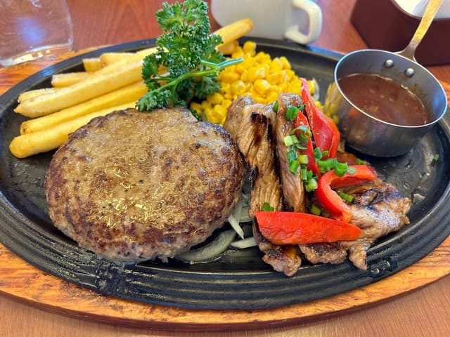 ロイヤルホスト 亀有店 - サブ画像3