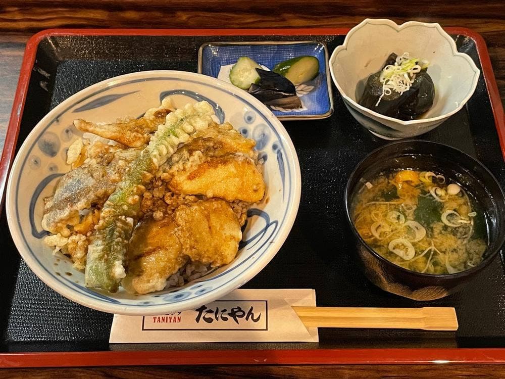 ダイニング たにやん