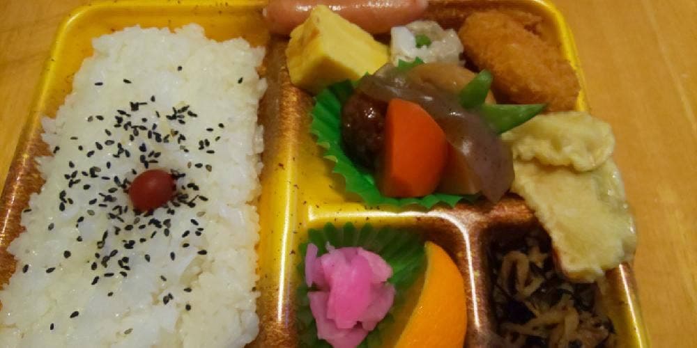 お弁当 どんどん 倉見店