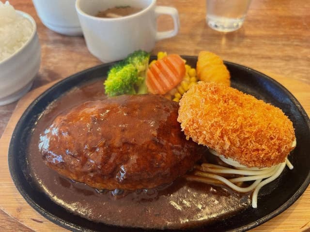 タカサキハンバーグ - サブ画像2