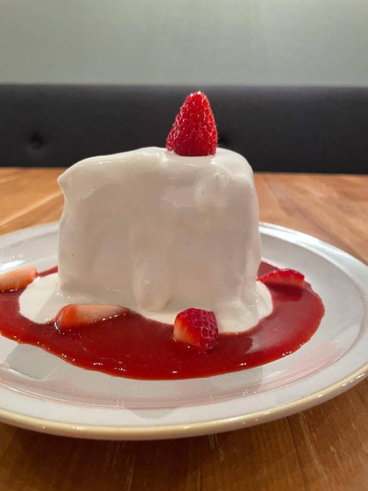 tables cook & LIVING HOUSE