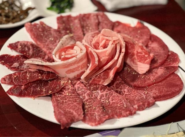 NO.1 焼肉しゃぶしゃぶ 新宿歌舞伎町店 - サブ画像3