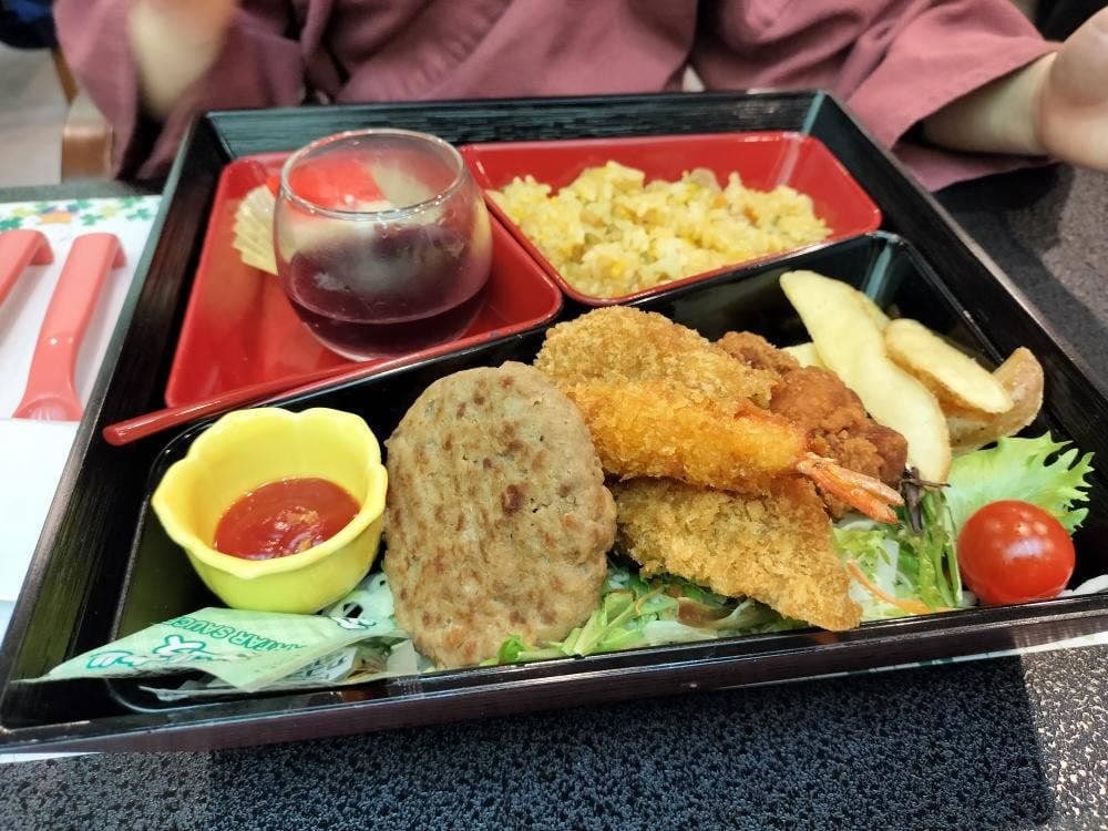 レストラン なでしこ