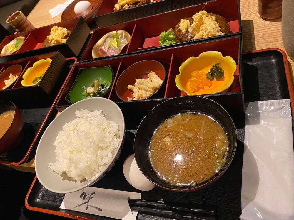 旬鮮 黒豚 へぎそば 大阪 然