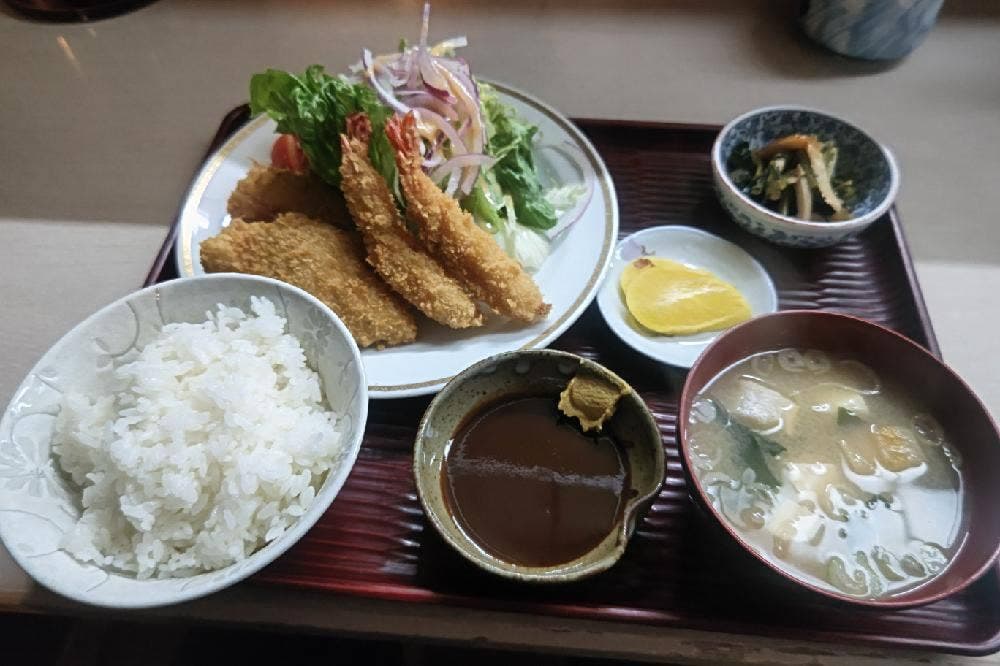 うたしま食堂
