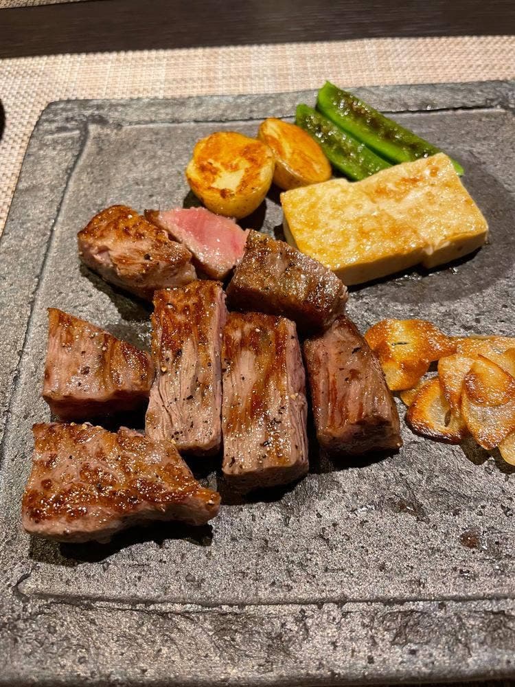 ステーキハウスやまみや