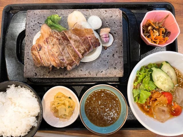 石焼ステーキ 贅 福井飯塚店 - サブ画像1