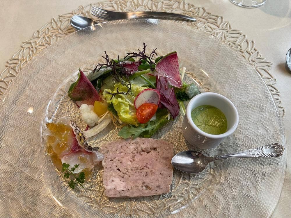 ブラセリー ナ・ ウボン