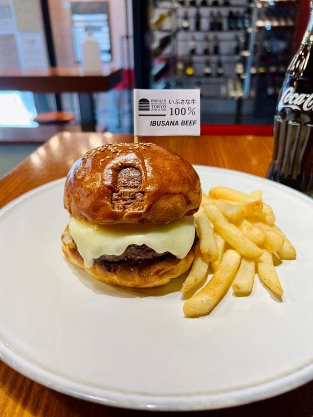 Burger Revolution Tokyo Wine & Bar 六本木店 - サブ画像3
