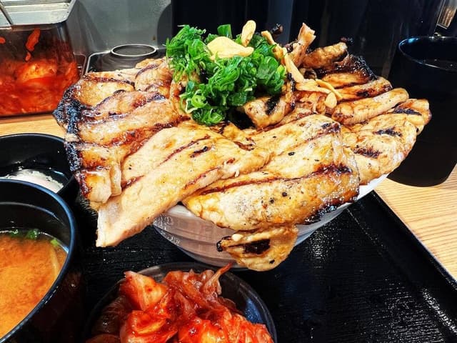 炭火焼き豚丼専門店 豚小家 三宮本店 - サブ画像2