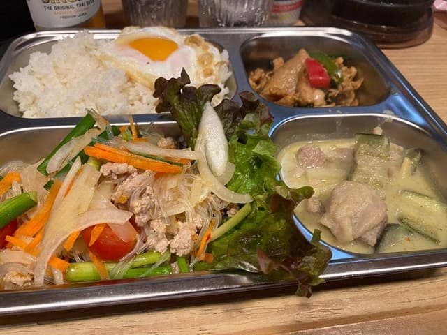Aom Thai Taste - サブ画像1