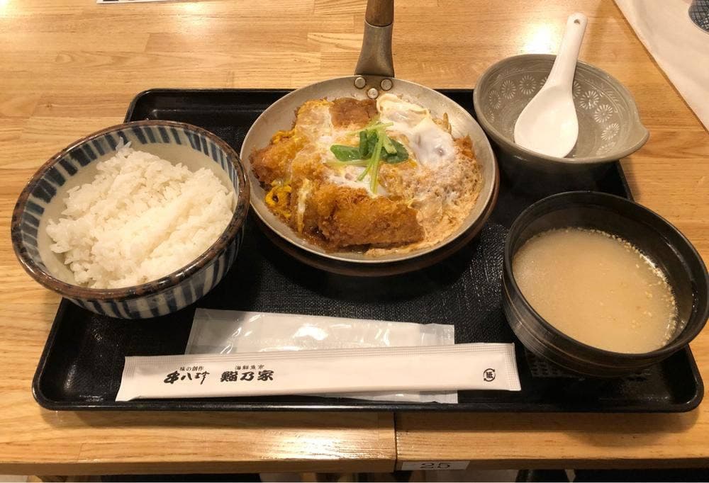 炭火焼き鳥 串八珍 上野入谷口店