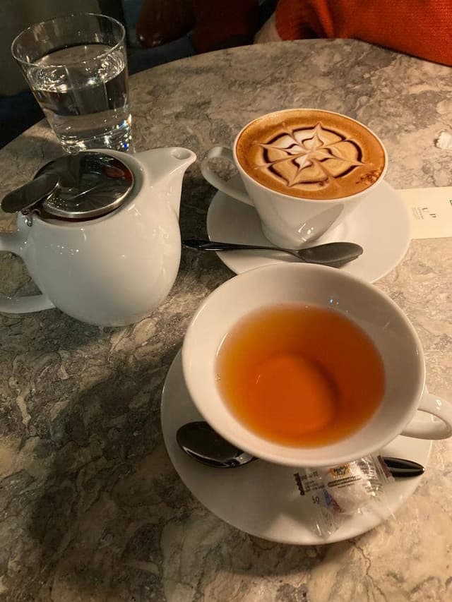 UPSTAIRZ Lounge  Bar  Restaurant - サブ画像2
